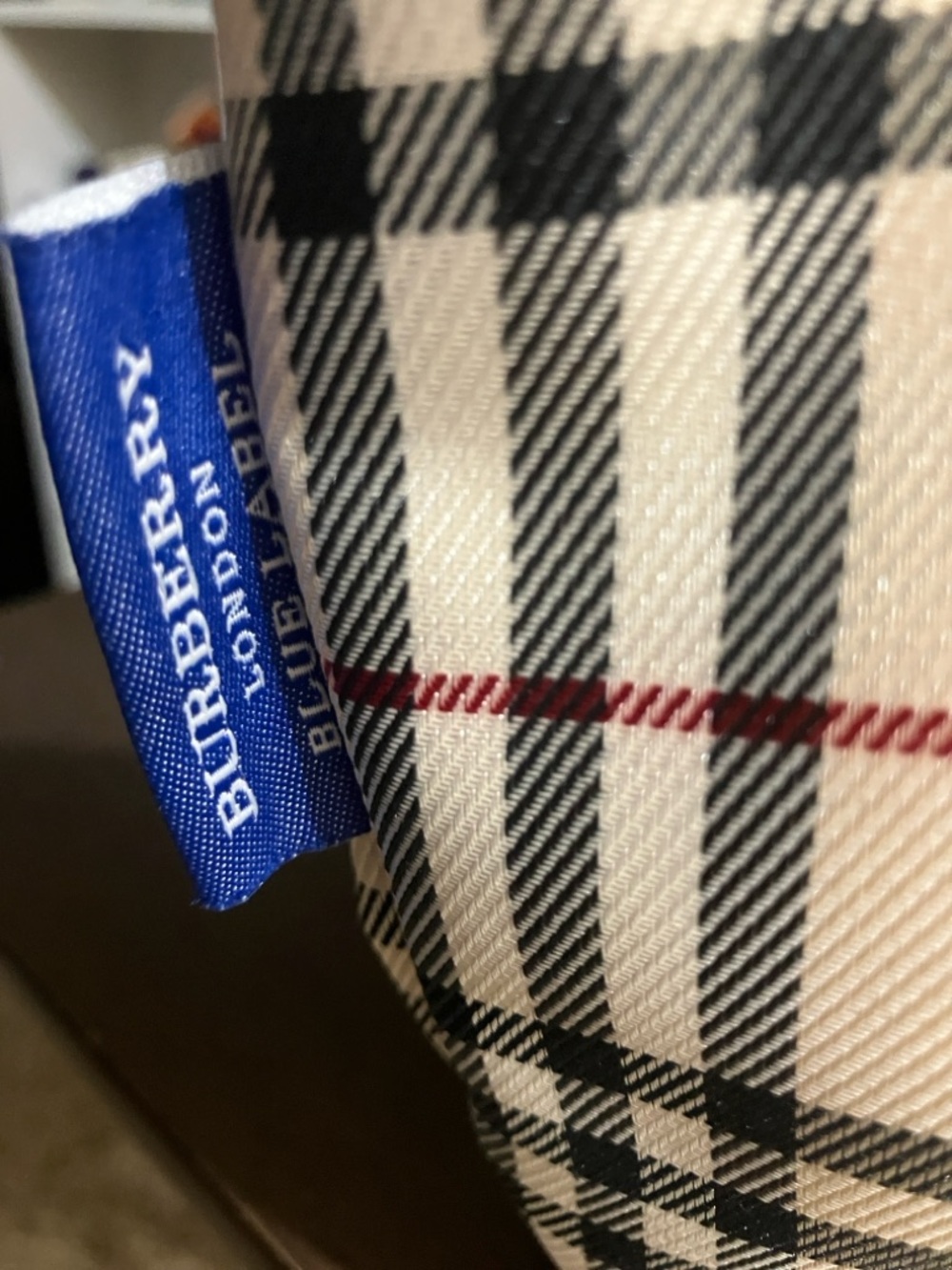 Burberry Blue Label (2015) Exclusive - Picture 2 of 6